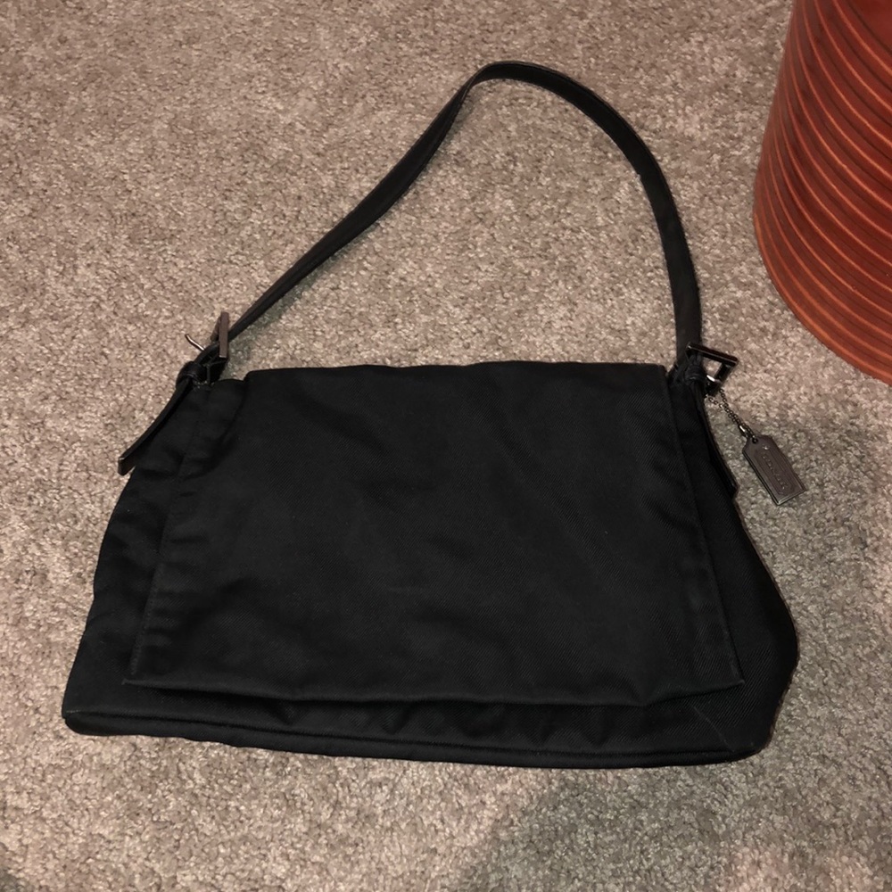 Vintage 90’s Coach Flap Shoulder Purse
